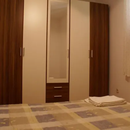 Luka Apartman *
