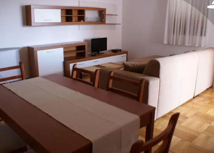 Luka Apartman *