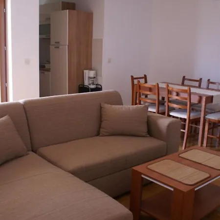 Luka Apartment